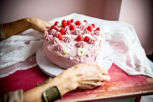 Vegane Geburtstagstorte auf Vorbestellung in Südtirol ohne Industriezucker
